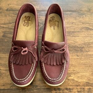 SAS Women's Kiltie Wine Colored Tassel Fringe Loafer Size 8N